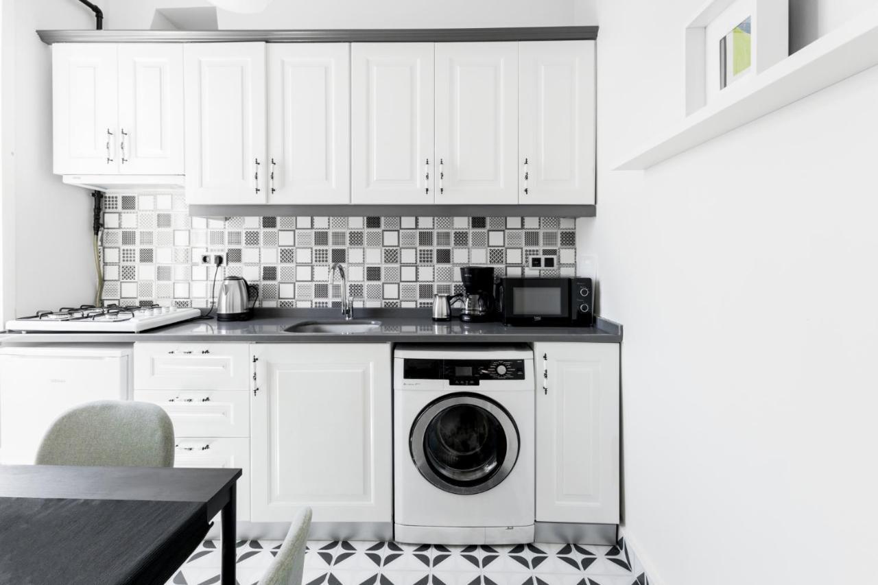 Apartamento Modern Flat 5 Min To Galata Tower In Istiklal Ave Estambul Exterior foto